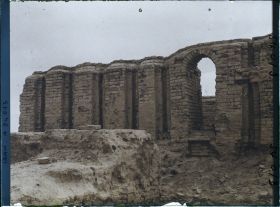 Image représentant Façade nord du temple E-Dublal-Mah (portes en ogives des XV, XIVe siècles avant J.-C. ou premier millénaire avant J.-C.)