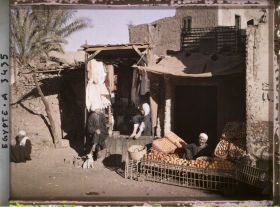 Image représentant Deux boutiques dans la ville