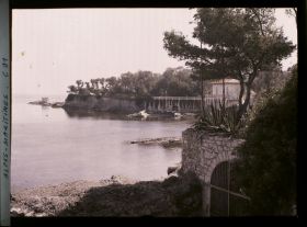 Image représentant Le cap Ferrat, pris au niveau de l'actuelle Fossettes Beach
