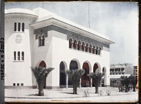Image représentant L'hôtel des postes sur la place administrative