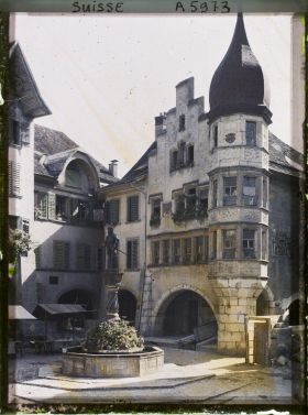 Image représentant La fontaine du banneret sur la place du Ring