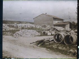 Image représentant France, Les Eparges, Entrée Sud Ouest du Village