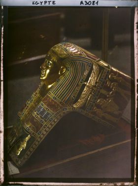 Image représentant Masque en or au musée égyptien