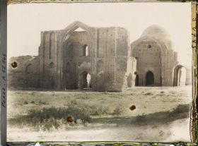 Image représentant La Masdjid-i-Djouma (Mosquée du Vendredi ou Grande mosquée, 1322)