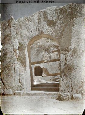 Image représentant Porte menant au tombeau des Rois