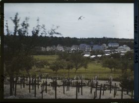 Image représentant France, Vienne le Château , Vienne le Château vu à l'est de la route de Binarville