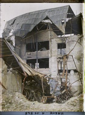 Image représentant Usine Saint-Frère en ruine, rue Eugène Desteuque