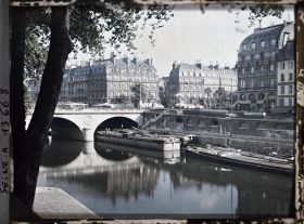 Image représentant Le pont Saint-Michel et le quai des Grands Augustins vus du quai des Orfèvres