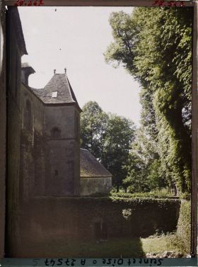 Image représentant France, Les Mesnuls, Côté Nord et fossé du Château