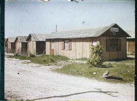 Image représentant France, Albert, Petites habitations en bois