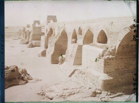 Image représentant Le grand pont sassanide (vers 260) ou "pont romain" sur la rivière Dez