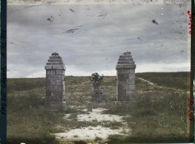 Image représentant France, Ablain St Nazaire, Emplacement de l'ancien cimetière Français de la Sucrerie de Souchez