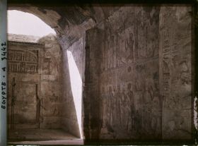 Image représentant Intérieur de la chapelle d'Isis dans le temple de Sethi Ier