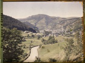 Image représentant France, Mont-Dore, La Ville - au fond le Puy Gros (1482 m.)