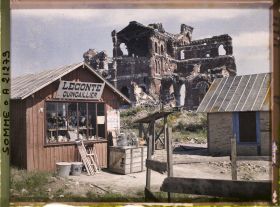 Image représentant France, Albert, L'Eglise (nord Ouest) et Quincaillerie