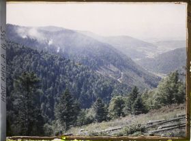 Image représentant Alsace, Les fumées des Charbonniers (Charbon de bois en pleine forêt.)