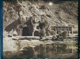 Image représentant Ensemble de grottes d'époque sassanide (IVe au VIe siècle après J.-C.)