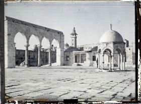 Image représentant Petit Dôme des Esprits (Qubbat al Arwah) au nord-ouest de l'esplanade Sacrée (Haram el Sherif)