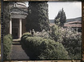 Image représentant Espagne, Bilbao, L'ancien Cimetière de Bilbao, la Chapelle et les Roses