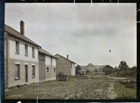 Image représentant France, Challerange Hte 380 h, Sortie de Challerange par la route de Grand - Pré
