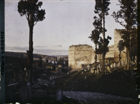 Image représentant Turquie, Constantinople, Soleil Couchant au Cimetière de Teckfour- Seraï