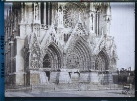Image représentant France, Reims, Les Trois Porches de la Cathédrale