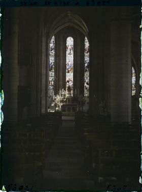 Image représentant Ile de France, Magny-en-Vexin, Intérieur de l'Eglise - Les Vitraux