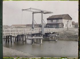 Image représentant Belgique, Dixmude, Le haut Pont sur l'Yser