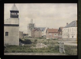 Image représentant France, Vimy, Eglise provisoire et nouvelle Eglise en Construction