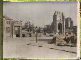 Image représentant Belgique, Ypres, Vue vers la Cathédrale St Martin