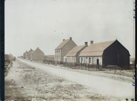 Image représentant Belgique, Zonnebeke, Maisons provisoires et maisons définitives