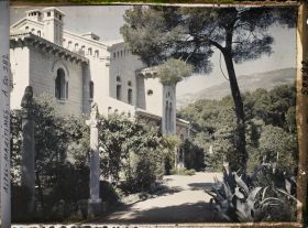 Image représentant La façade nord de la villa Cypris, côté rue, vue en direction de l'Est