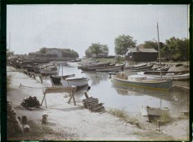 Image représentant Pinasses dans le port de La Teste-de-Buch (?)