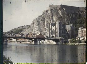 Image représentant Belgique, Dinant, L'Eglise, la Citadelle et le Pont sur la Meuse ensemble