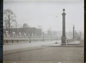Image représentant Publicité pour l'emprunt national de 1920 place de la Concorde, terrasse des Tuileries
