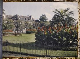 Image représentant France, Colmar, Place Rapp : Un Coin du Jardin