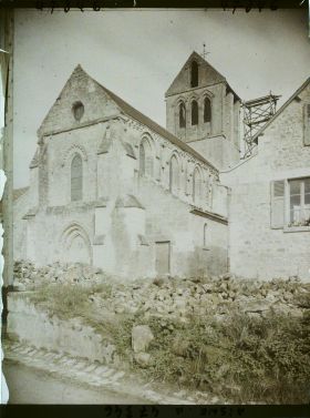 Image représentant France, Bourg et Comin, Façade de l'Eglise