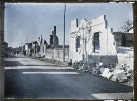 Image représentant Ruines le long de la route