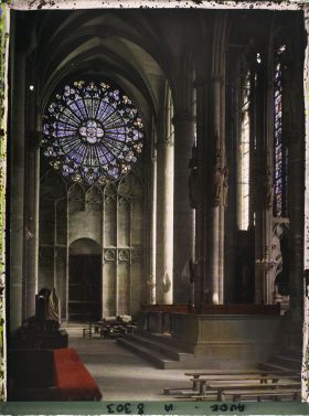 Image représentant Intérieur de St Nazaire, l'une des roses
