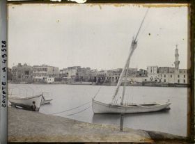 Image représentant La ville depuis le quai de la gare