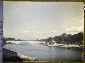 Image représentant Le ciel de Paris le jour de la signature du pacte Briand-Kellogg (vue sur le pont des Invalides depuis le port de la Conférence)