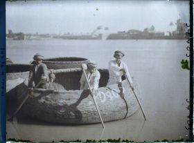 Image représentant Hommes à bord d'un couffa sur le Tigre