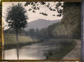 Image représentant Alsace, Saverne, Paysage sur le Canal, au fond, le Haut Bar