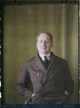 Image représentant Monsieur  https://musee-albert-kahn.s-museum.fr/home/NWQ2OTAwYzNmYjZlZTk1ZWQwODJmMjY4L2dlbmVyaWMtbm90aWNlLXRhYi9hdXRob3JpdHkvNjE3YTc5ZjVjZjhiODk2OGIzMzM3ZDIx/5d6900c3fb6ee95ed082f268/generic-notice-tab/authority/617a79ebcf8b8968b3336a19 Julien Cain