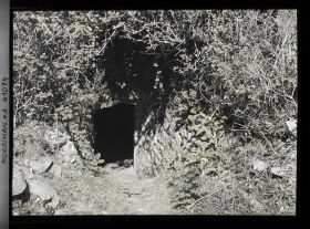 Image représentant L'entrée du tumulus de Gavrinis