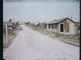 Image représentant France, Combles, Une vue vers l'Eglise