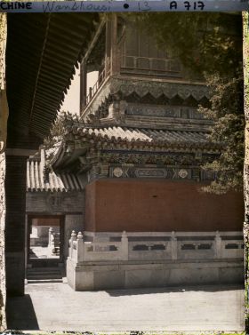 Image représentant Peut-être au Wanshousi (" monastère des Dix Mille Longévités ")