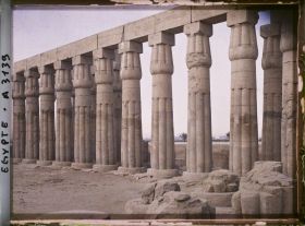 Image représentant Colonnade de la cour d'Amenophis III