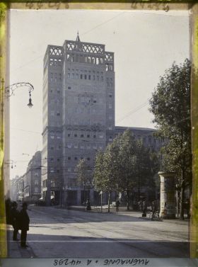 Image représentant Allemagne, Düsseldorf, Hindenburg Wall, le nouveau Gratte-ciel