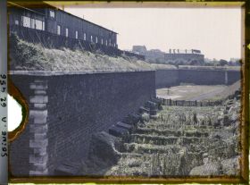 Image représentant Les jardins ouvriers aux pieds des fortifications, porte de Clichy (?)